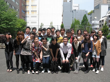 法律経済専門学校・留学生ライフ「学校のそばの公園」